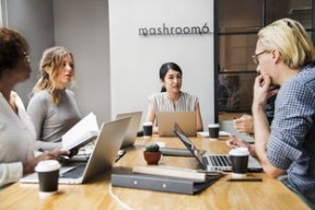 乐鱼电竞在线平台登录入口-国家队组织战术沙龙交流提升教练团队合作