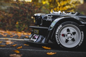 乐鱼电竞-詹姆斯抢断致胜湖人晋级季后赛，詹姆斯湖人主场首秀