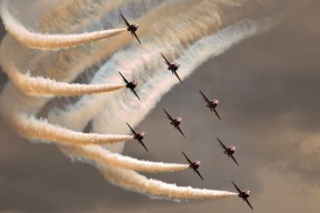 乐鱼电竞· (中国)官方网站-加拿大队赛制评估：如何通过赛制安排提升战术执行力与配合，加拿大队首发